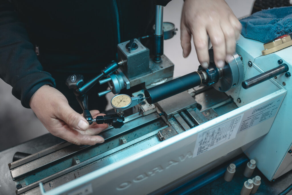 Alignement manuel d'un silencieux Stalon.